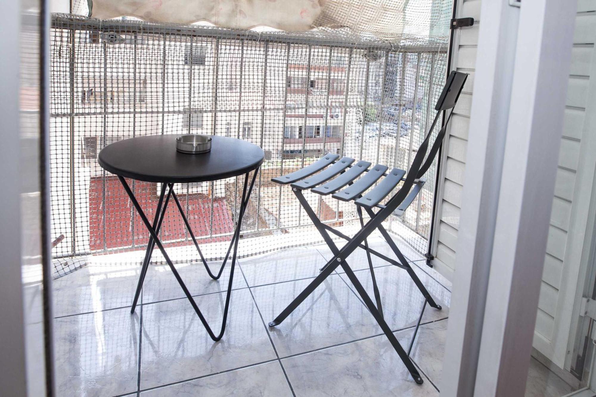 Central 2 Bd Apt With Balcony By Monastiraki Atene Esterno foto