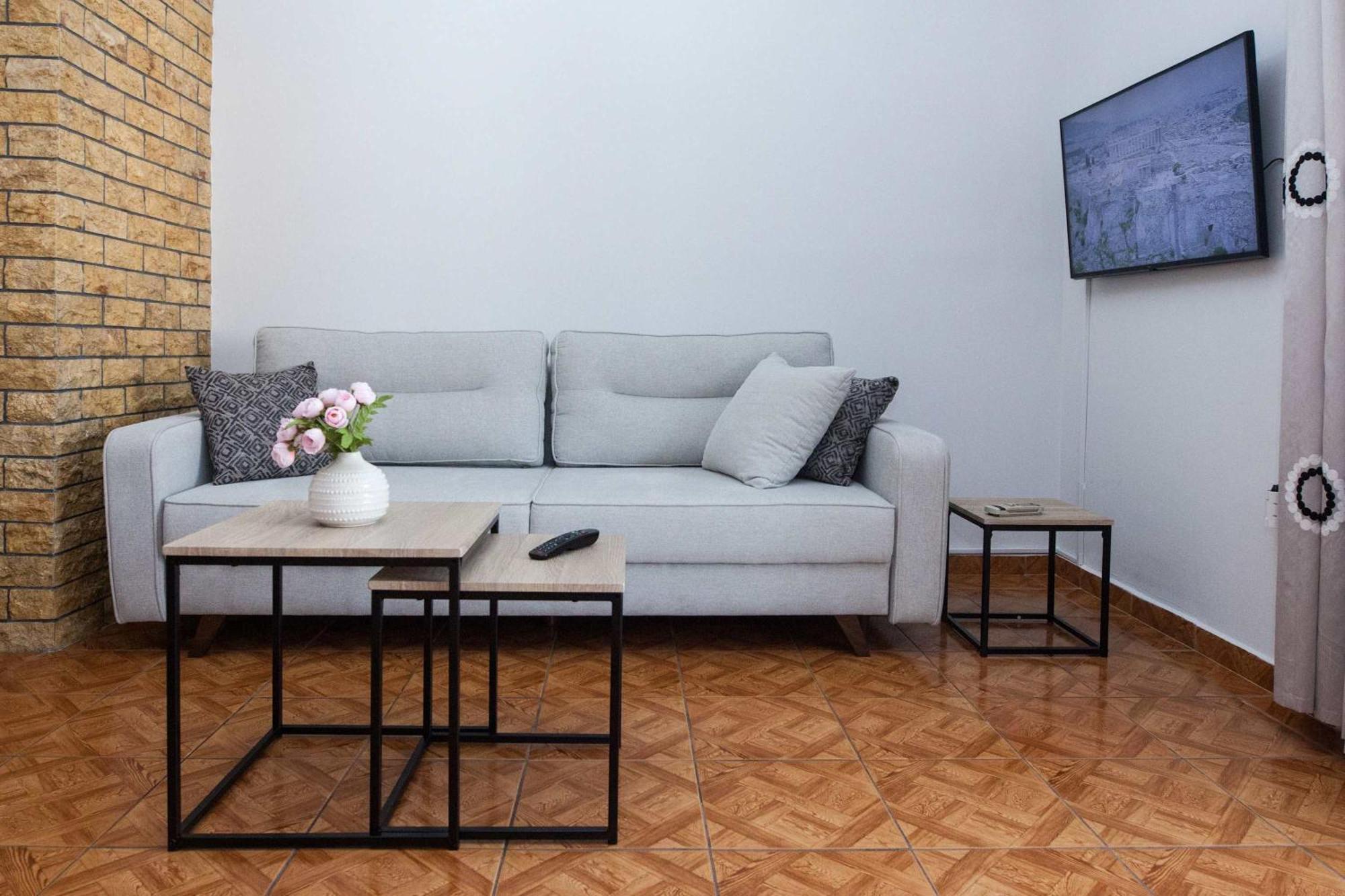 Central 2 Bd Apt With Balcony By Monastiraki Atene Esterno foto
